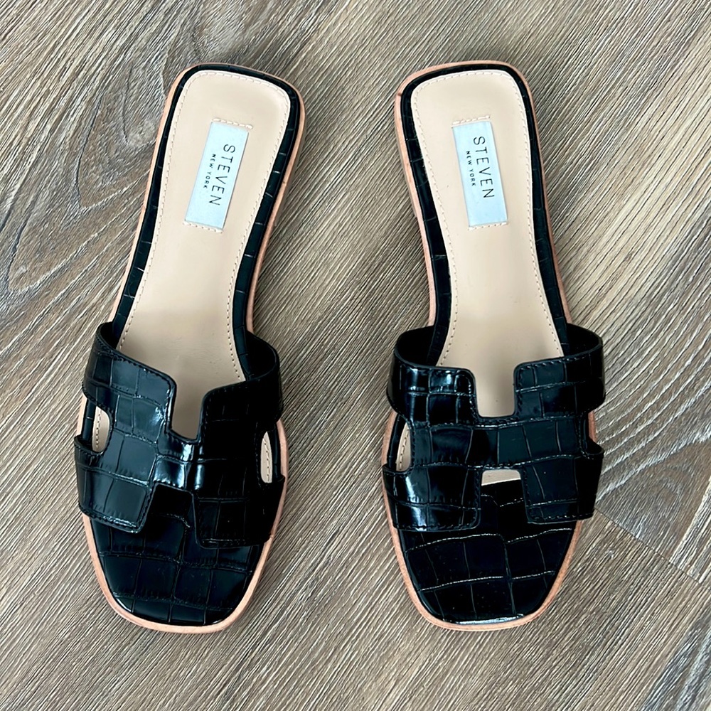 BRAND NEW NEVER WORN Steve Madden sandal